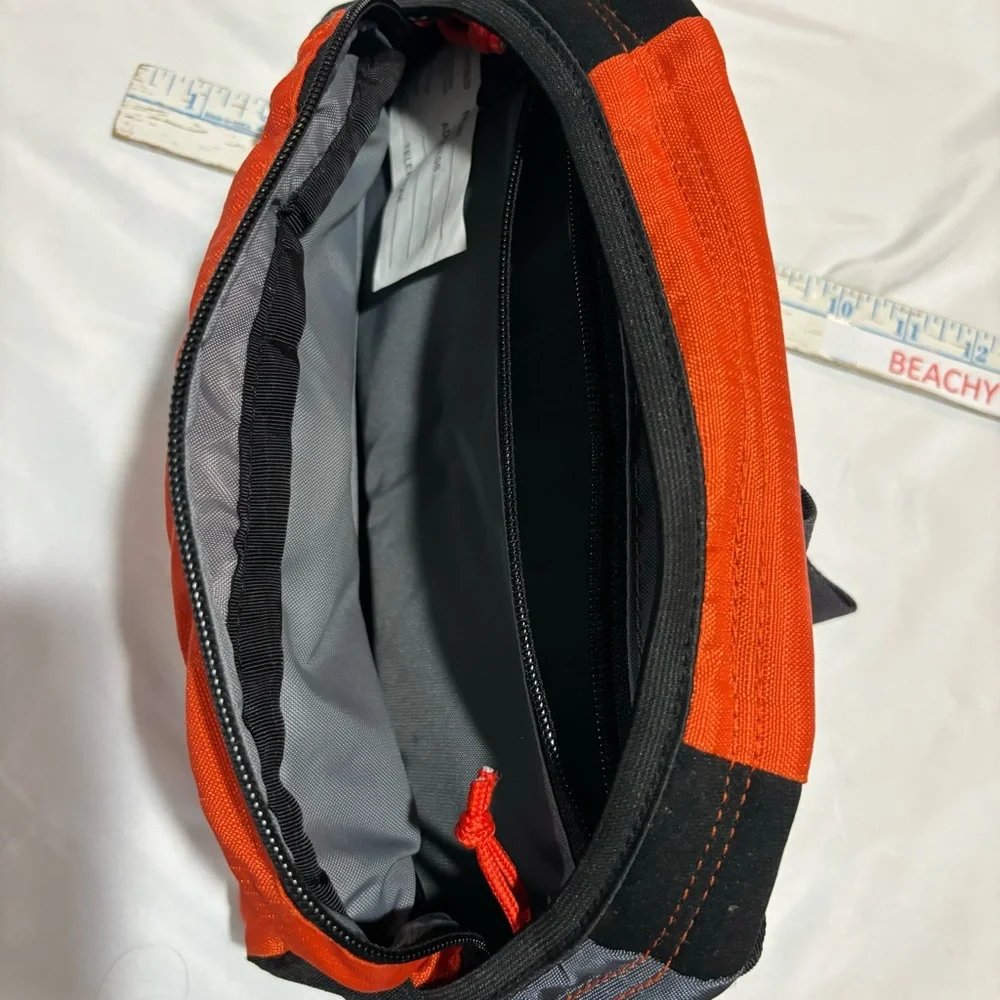 L. L. Bean Fanny / Hiking pack - Picture 2 of 4